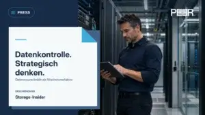 Storage-Insider: Datenkontrolle als strategische Notwendigkeit. Illustratives Motiv eines IT-Verantwortlichen im Rechenzentrum.